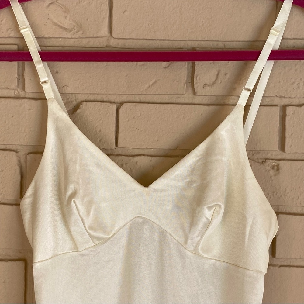 Vintage Aristocraft Full Slip Cream Adjustable Slip Dress Lace Trim Woman’s 32 - Picture 3 of 9
